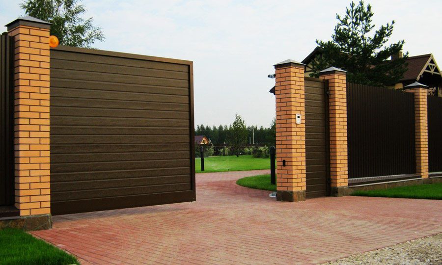Въездные ворота для дачи: какие выбрать?