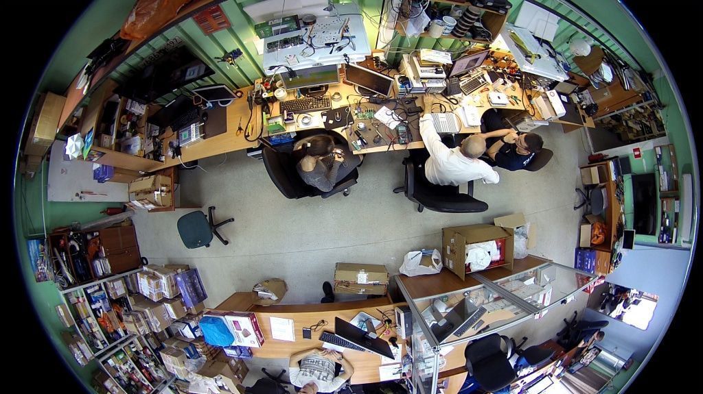 Панорамирование на 360° в камерах видеонаблюдения IFlow: обзор без слепых зон